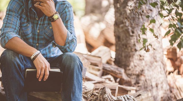 اپل گوشی یا تبلت با نمایشگر تاشو میسازد