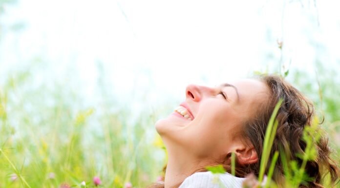 زبان صورت جدید ترین ابزار کشف افکار دیگران : احساس شادی