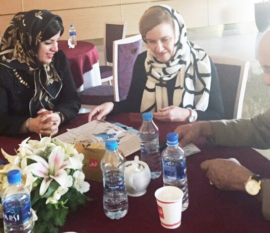 درگفتگوی اختصاصی صوراسرافیل باخانم مارجری نیکول(MARGREY NICOLL)مدیراجرایی کانون وکلای استرالیاتاکید شد:درغیاب دموکراسی ازکانونهای وکلا کار زیادی ساخته نیست